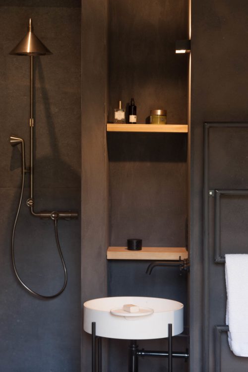 Stoere rustieke badkamer door architectenbureau Jem