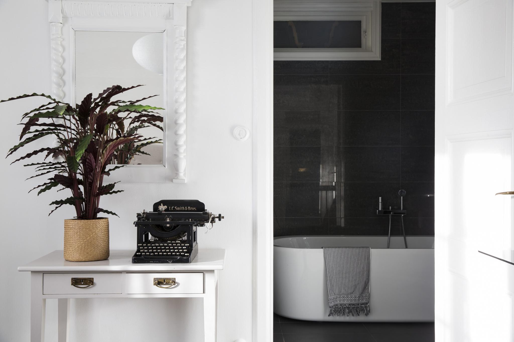 Verrassend ruime badkamer in een klein appartement van 52m2