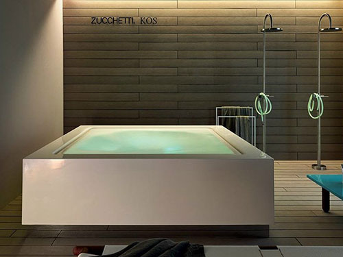 Vierkant bad jacuzzi van Zucchetti