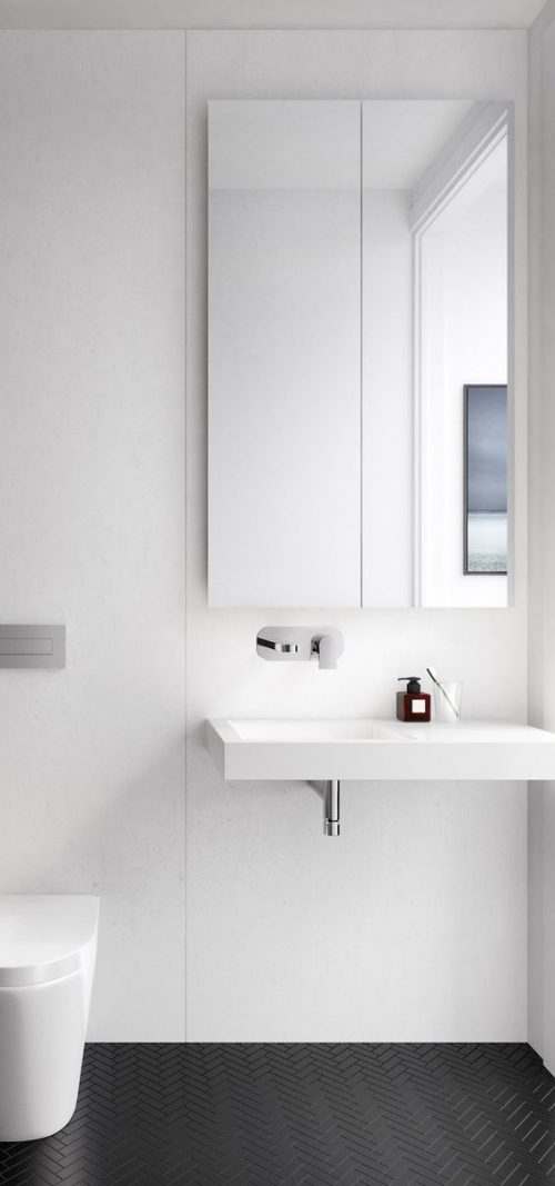 Visgraat tegels in badkamer