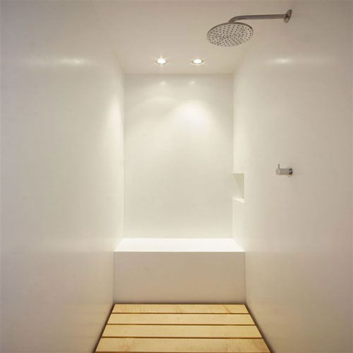 Wit en modern badkamer ontwerp